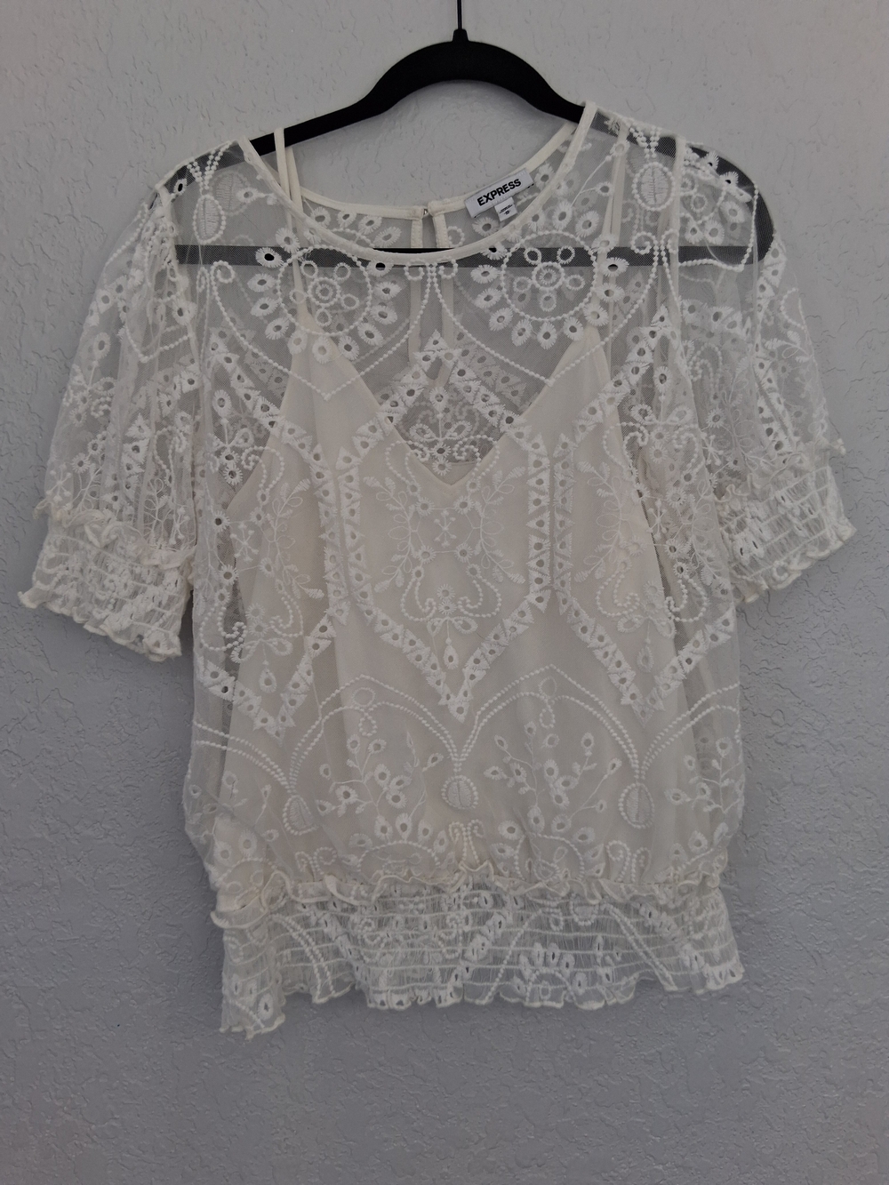 Express Medium Womens White Lace Embroidered Short Sleeve Cami Lined Top Blouse